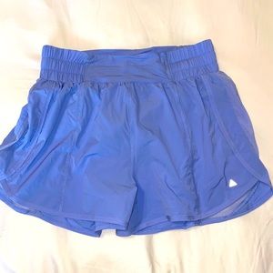 Balance Athletica Breeze Short - Sky Size L